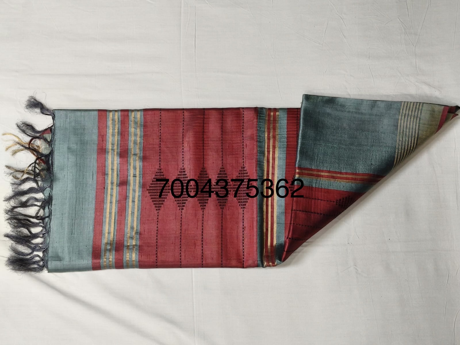 Handloom Woven Pure Dupion Silk Saree - Image 3