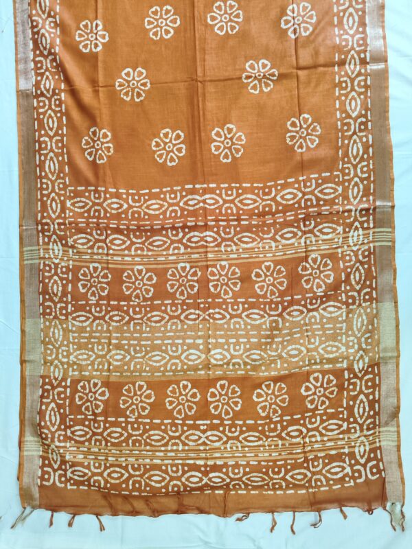Pure Cotton Hand Block Batik Print Saree With Blouse Pcs-Brown